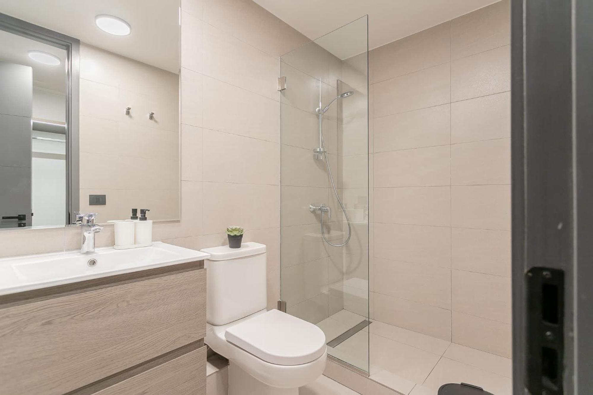 Spacious Steps From Escuela Militar Apartment *