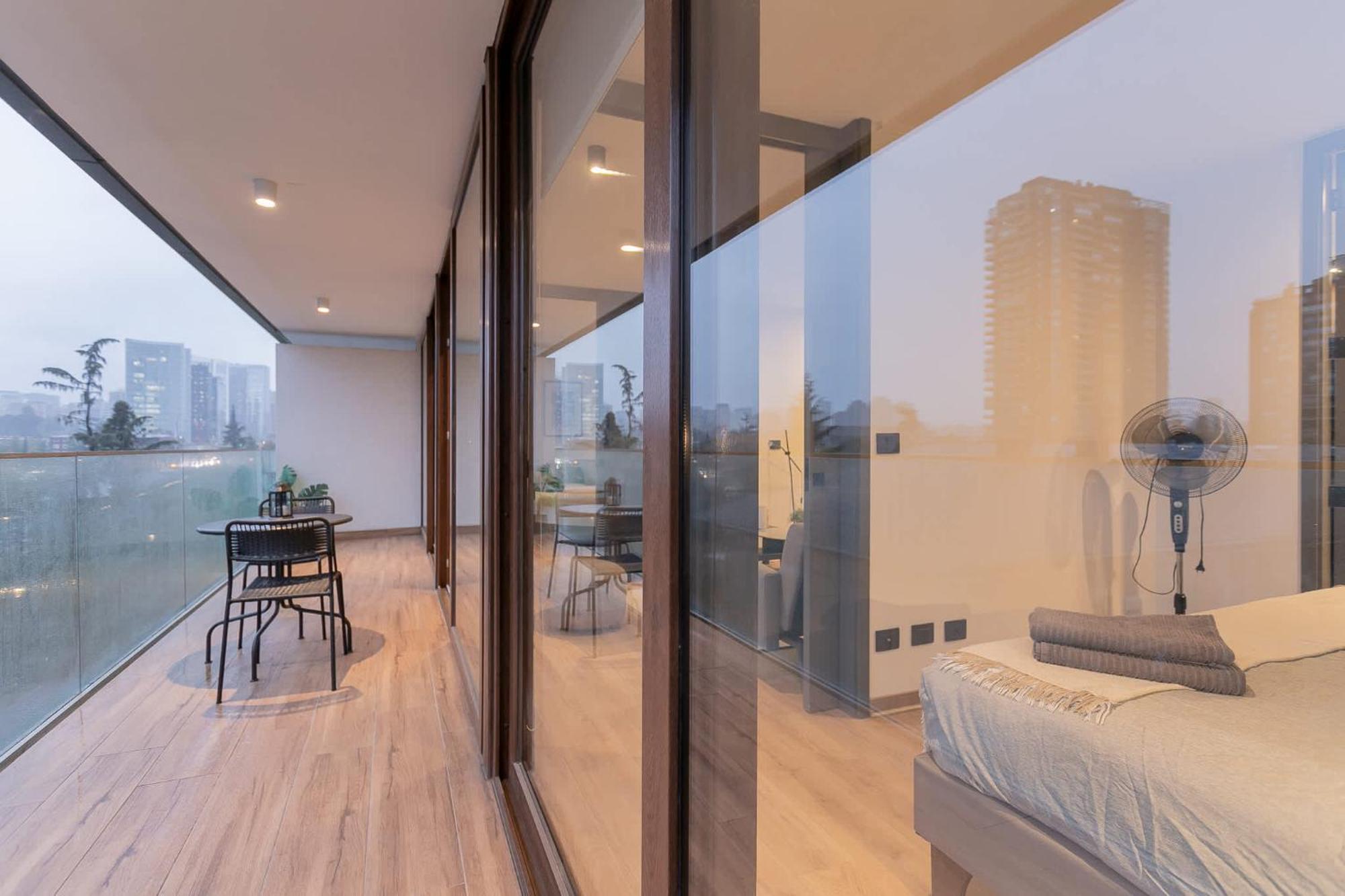 Apartment Spacious Steps From Escuela Militar Santiago