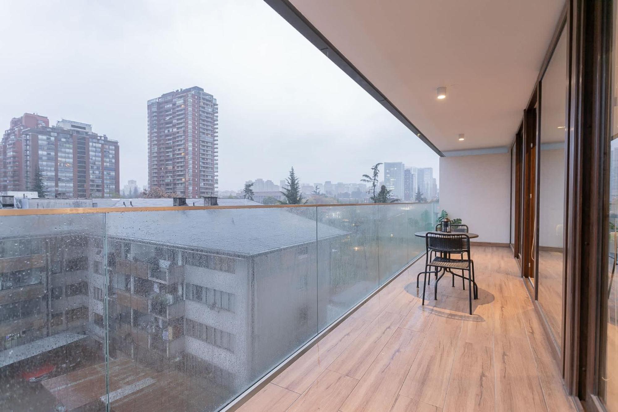 Spacious Steps From Escuela Militar Apartment *