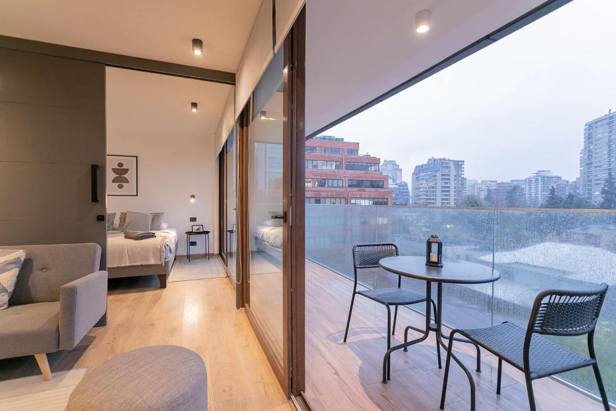 Apartment Spacious Steps From Escuela Militar *