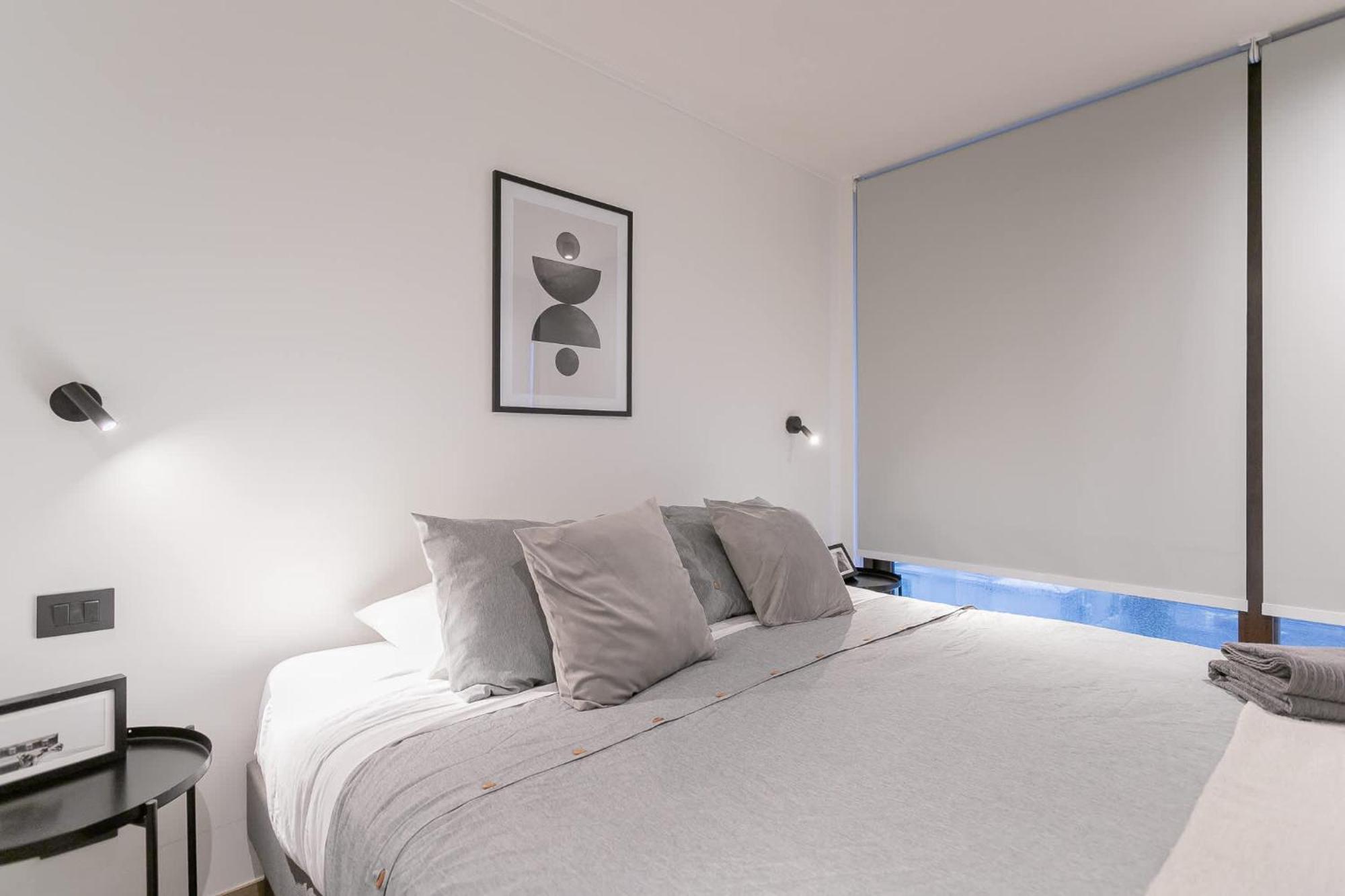 Apartment Spacious Steps From Escuela Militar Santiago