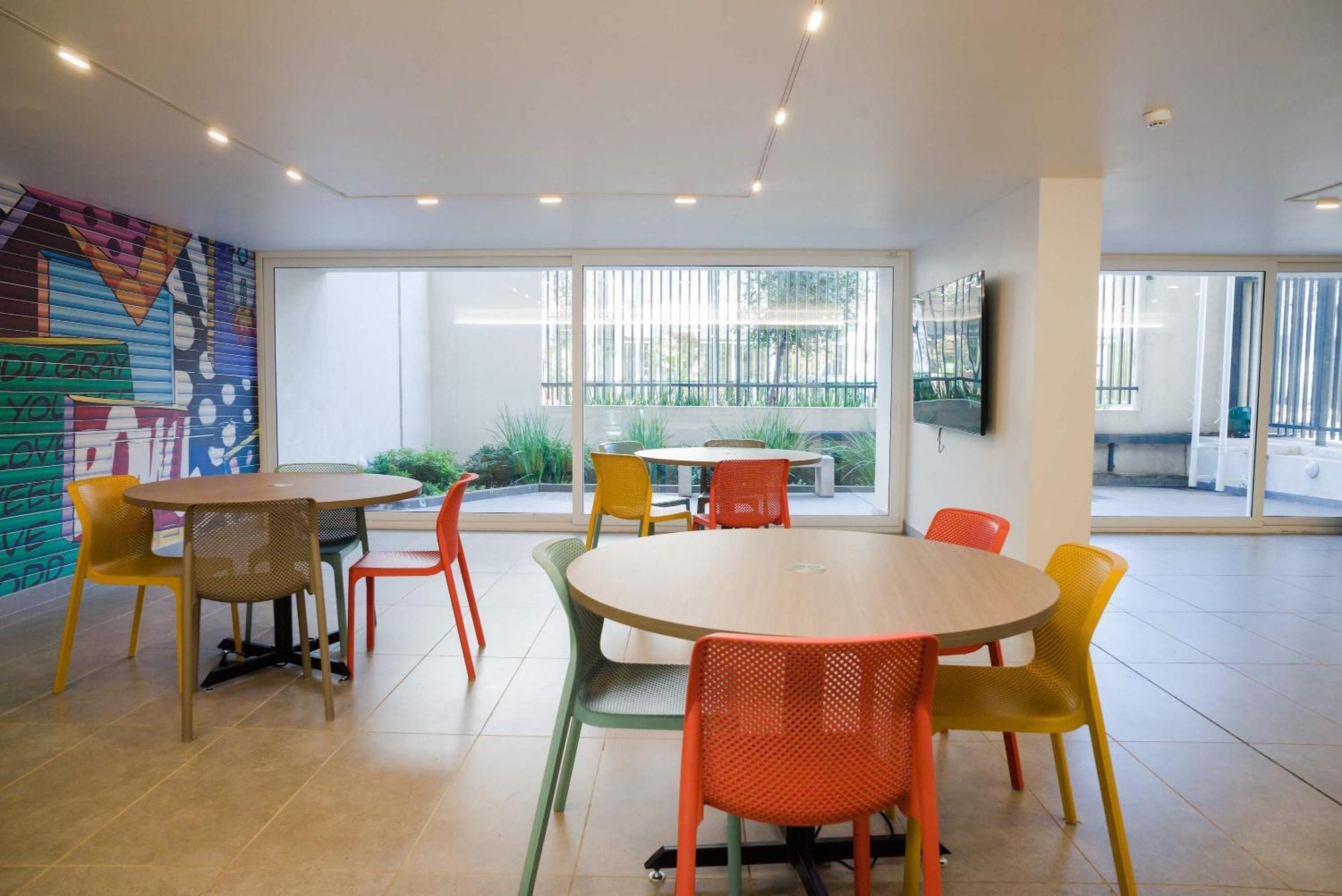 Stylish Heart Of Nunoa Apartment