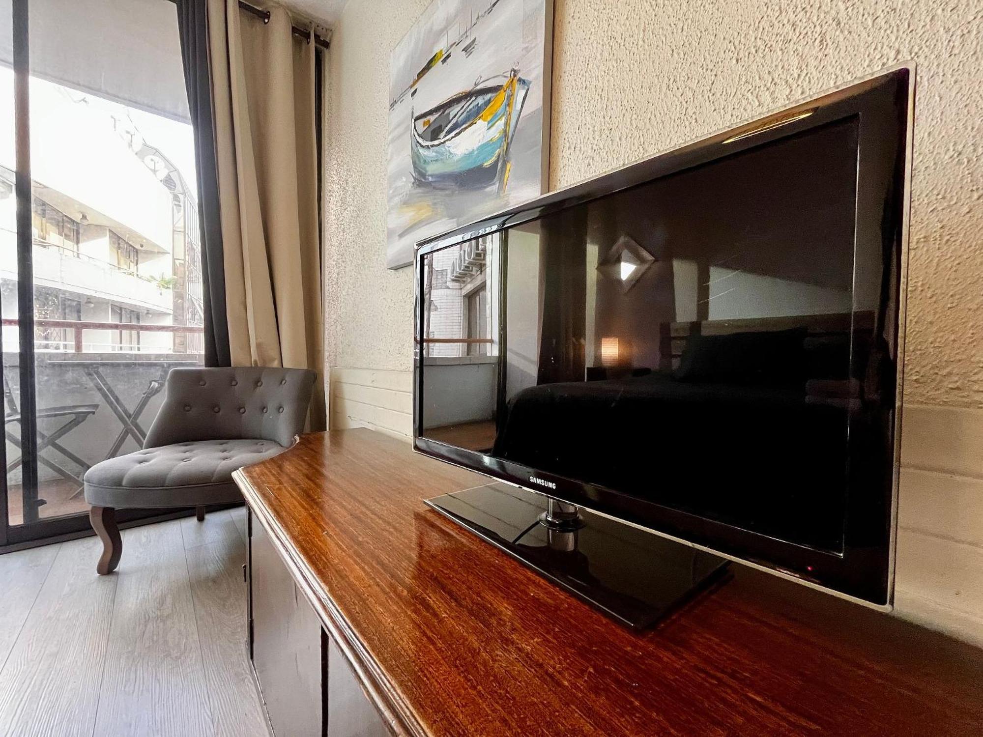 Living Paris Apartment