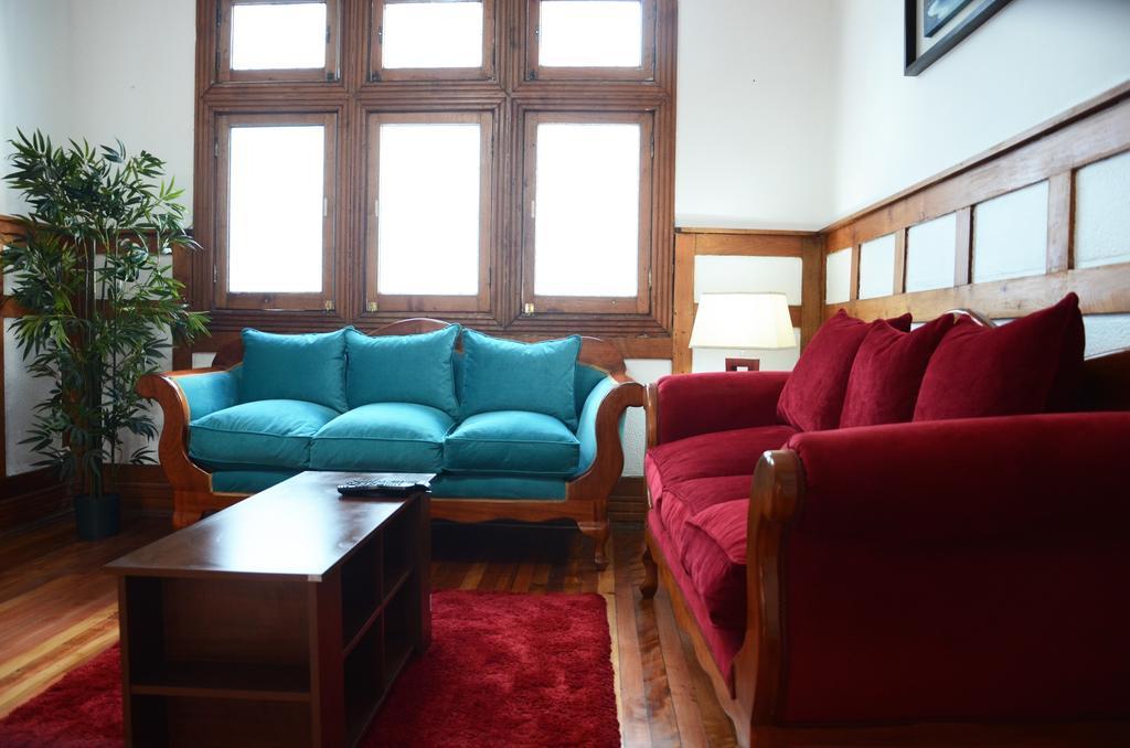Hostal Bellas Artes *