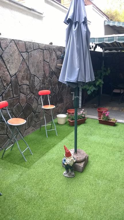 Acomodação com café da manhã  Bed & Breakfast Blumen Haus 2*