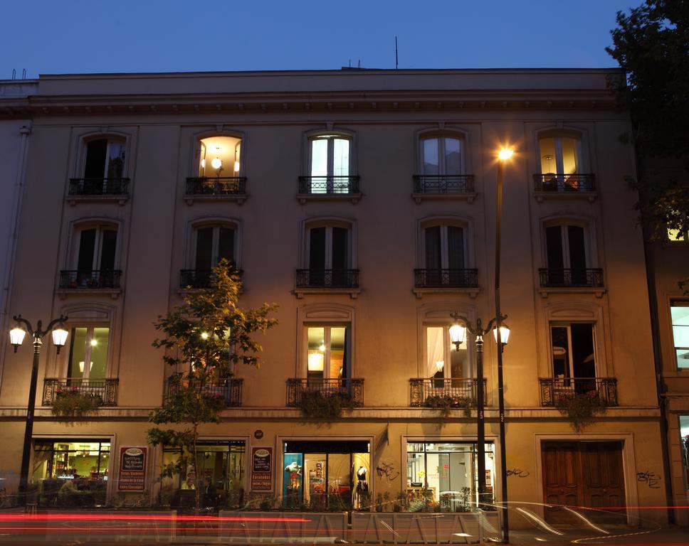 De La Barra Hostel *
