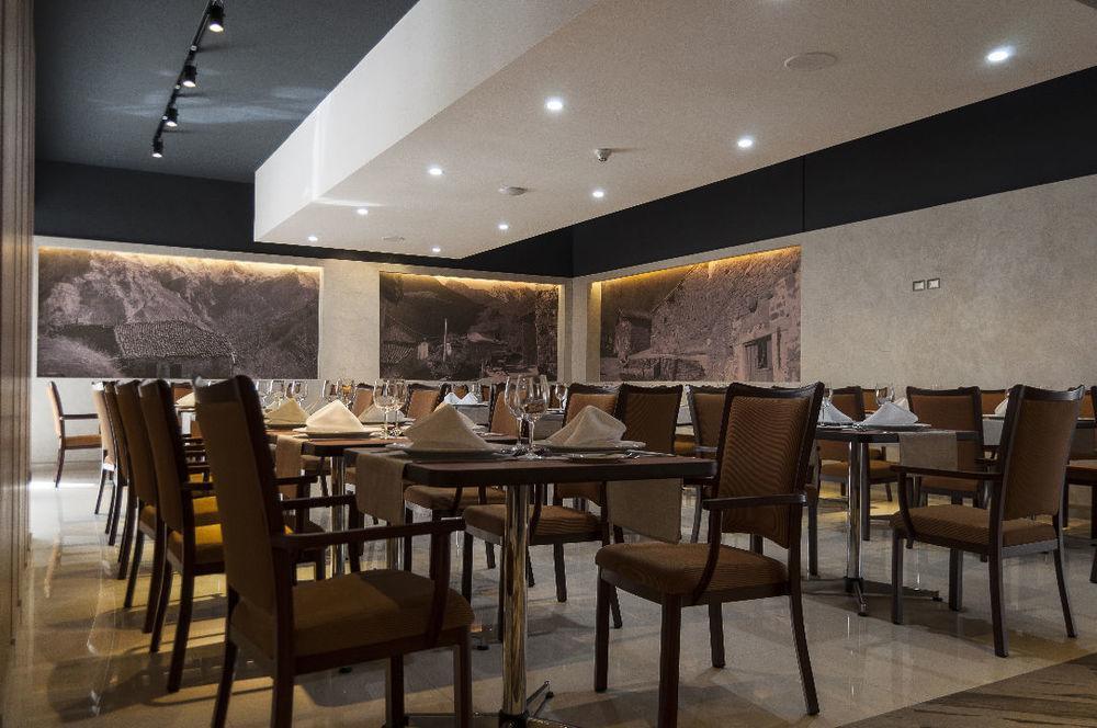 Hotel Hotel Diego De Almagro Providencia 4*