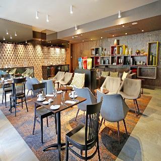 Cumbres Lastarria Hotel