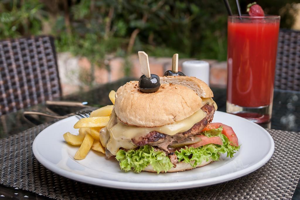 Plaza El Bosque San Sebastian Hotel 4*