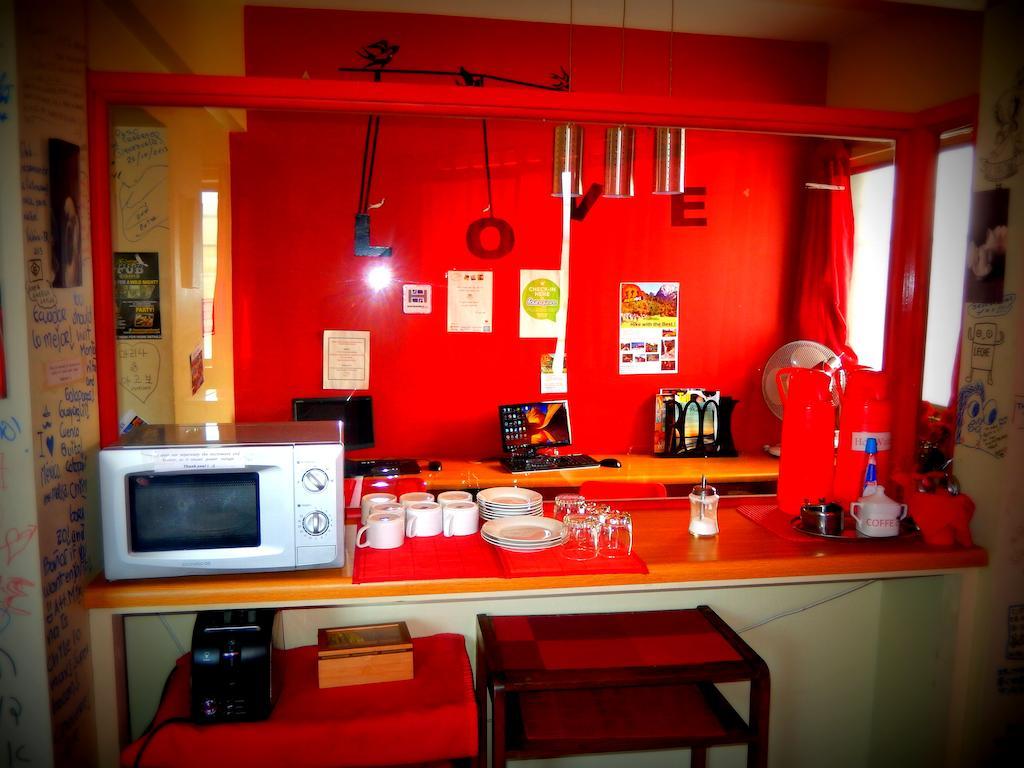 Hostel Traveller's Place *