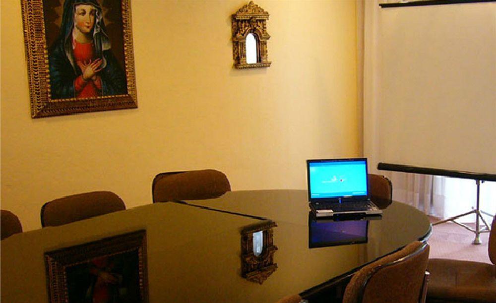 Alcala Del Rio Khách sạn 3*