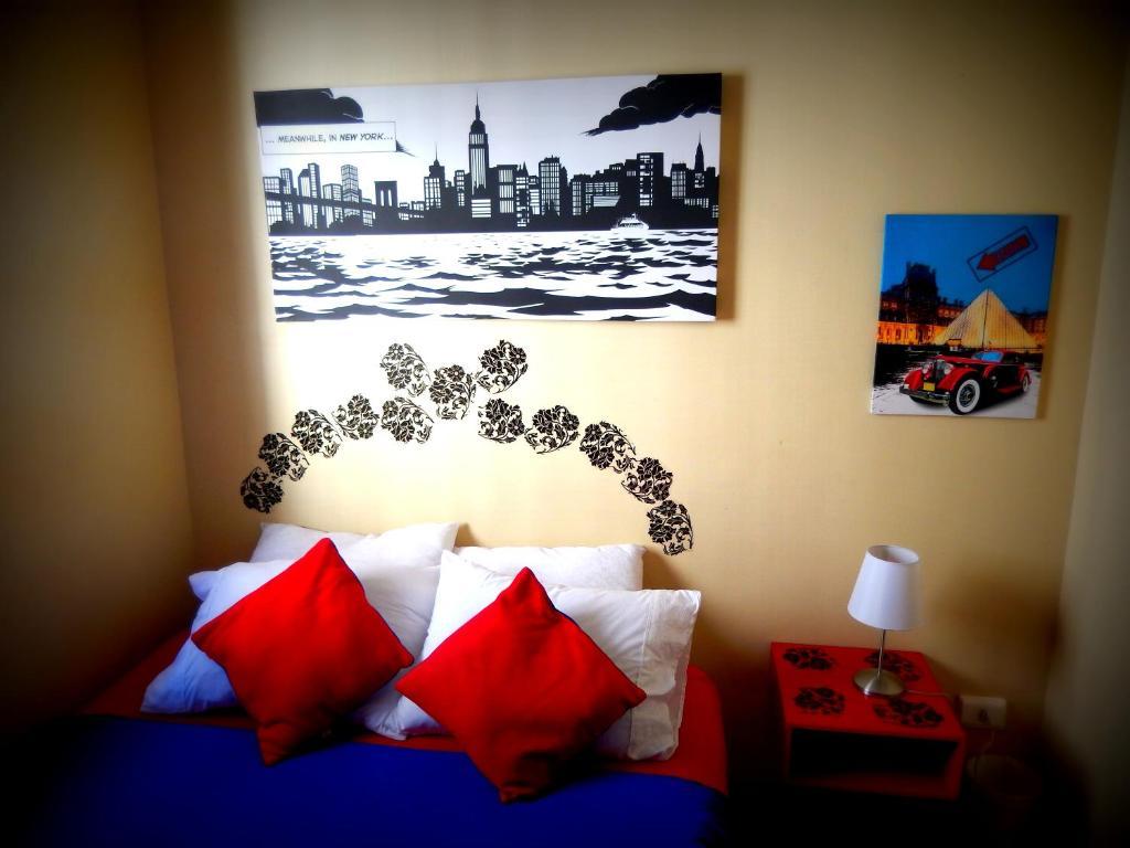 Traveller's Place Hostel *