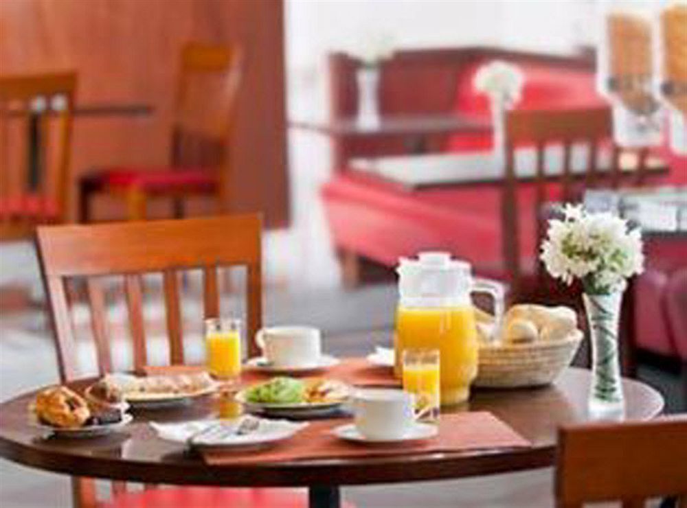 Hotel Ibis Estacion 3*