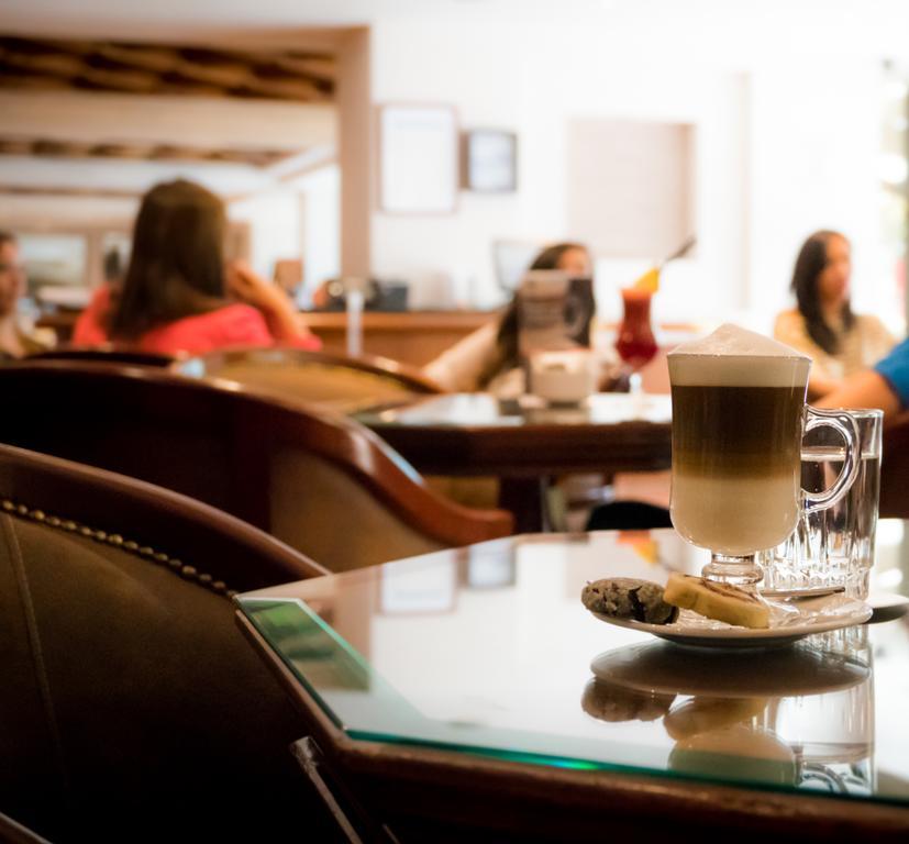 Plaza El Bosque Ebro Hotel Santiago
