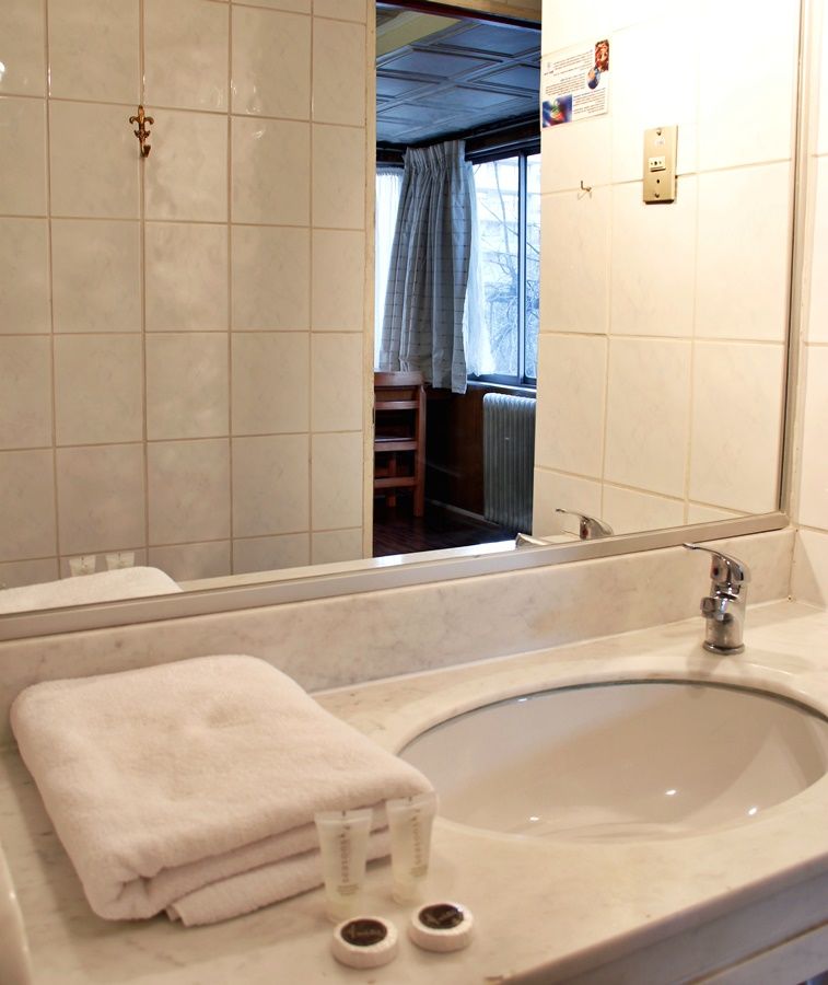 Hotel Hl Cost