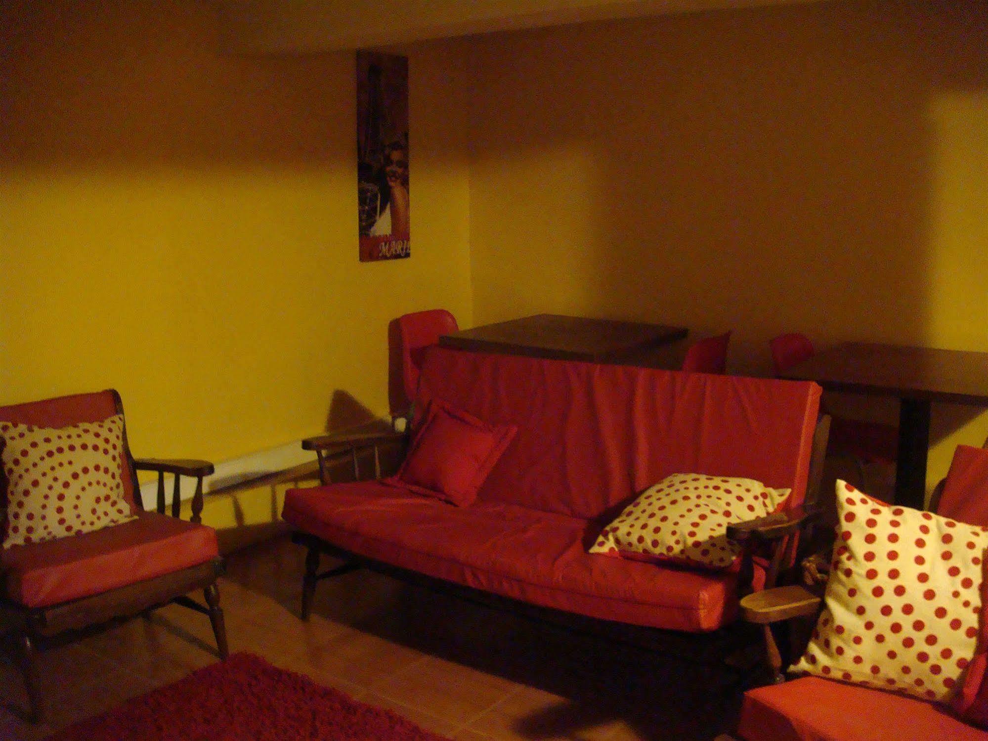 Hostel Traveller's Place *