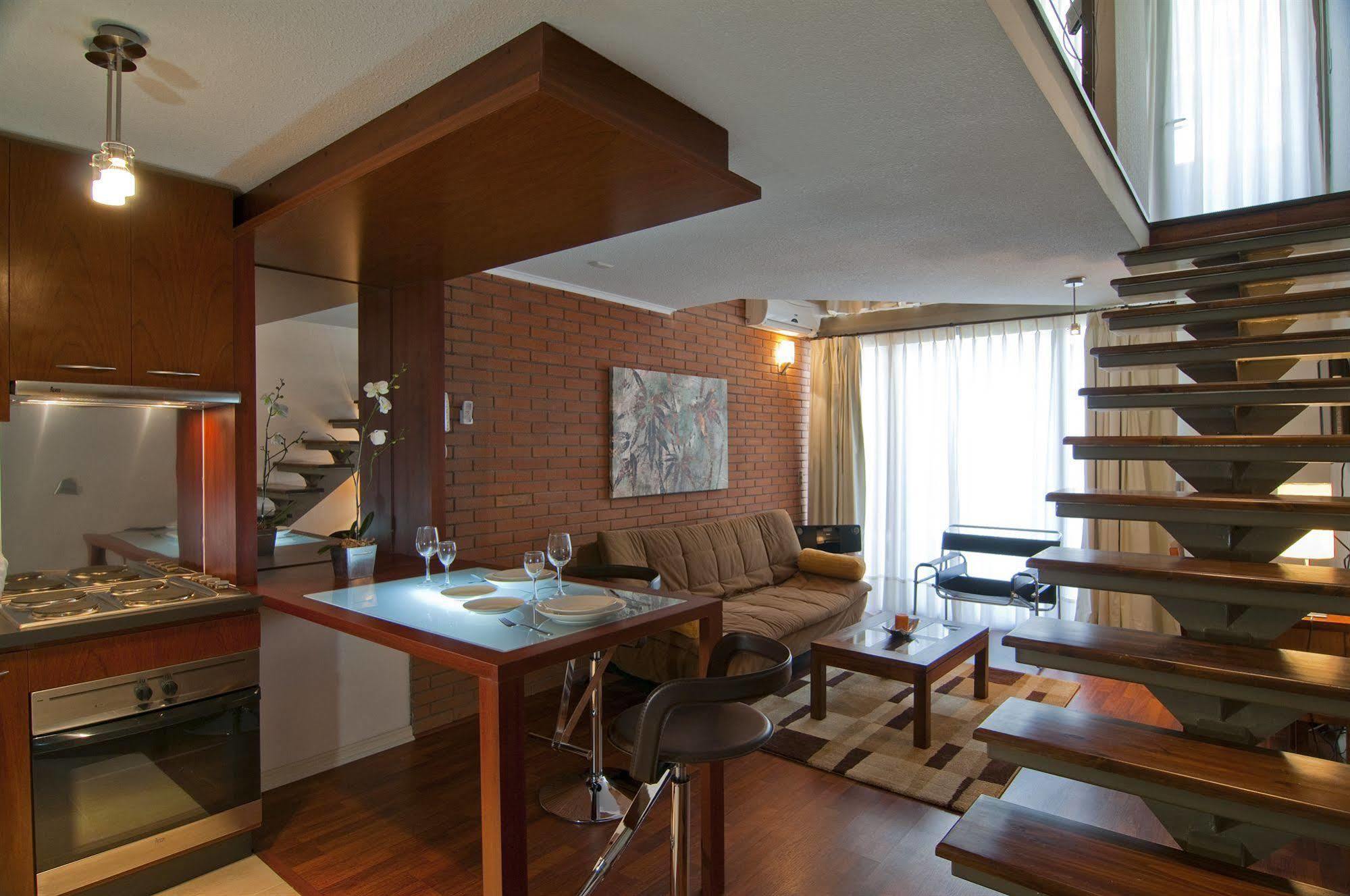 Park For Rent Khách sạn Santiago