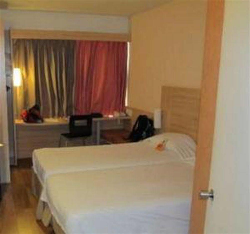 Hotel Ibis Estacion 3*
