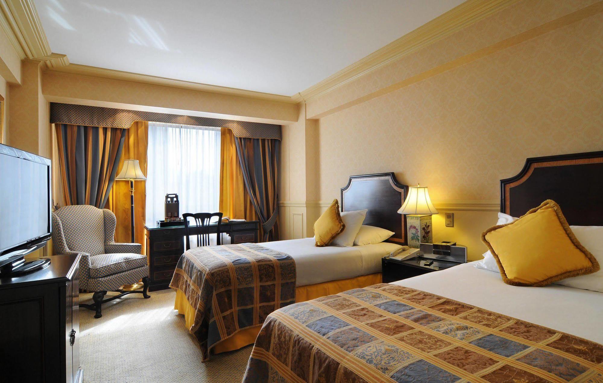 Khách sạn hẻo lánh Park Plaza 3*