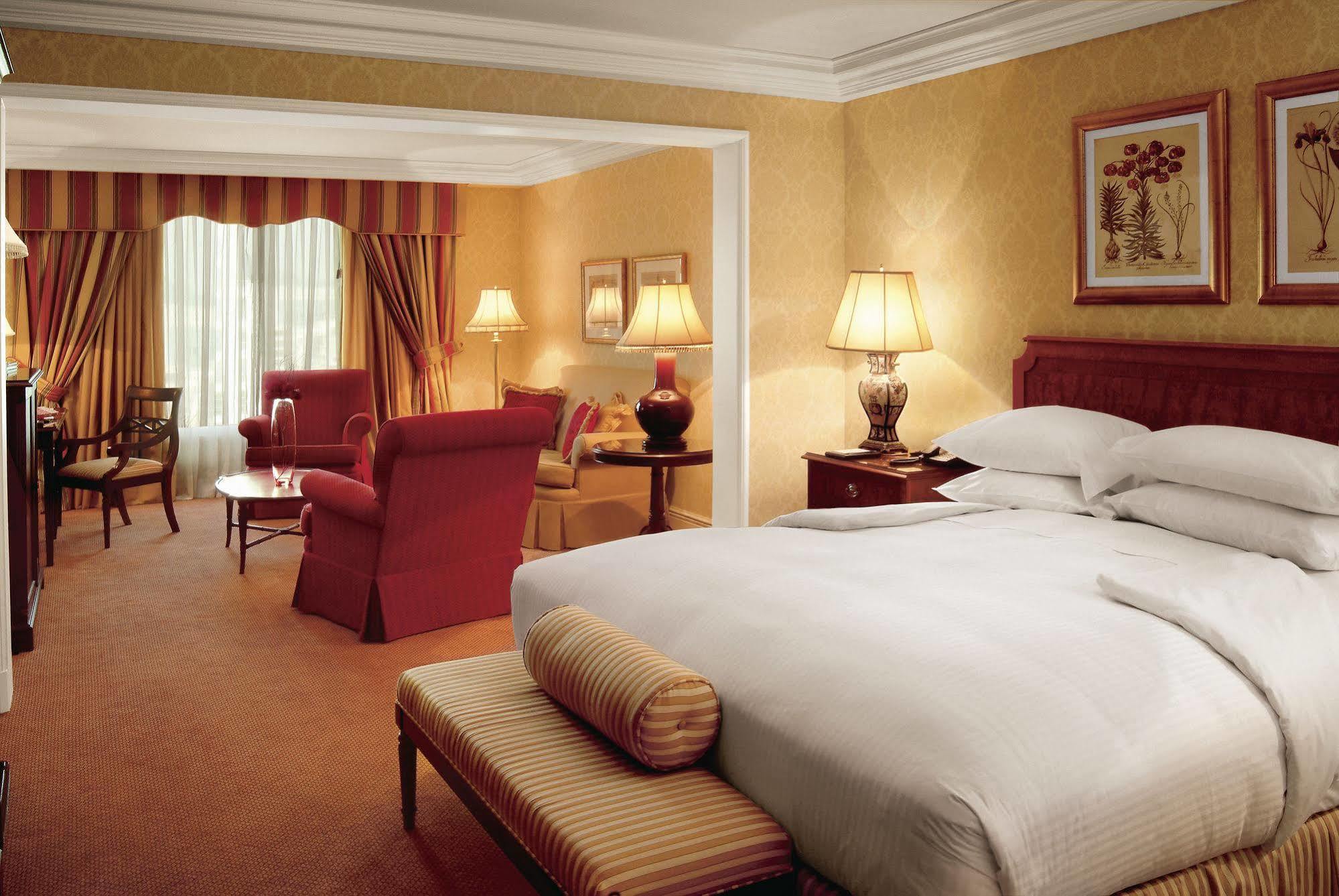 The Ritz-carlton, Hotel