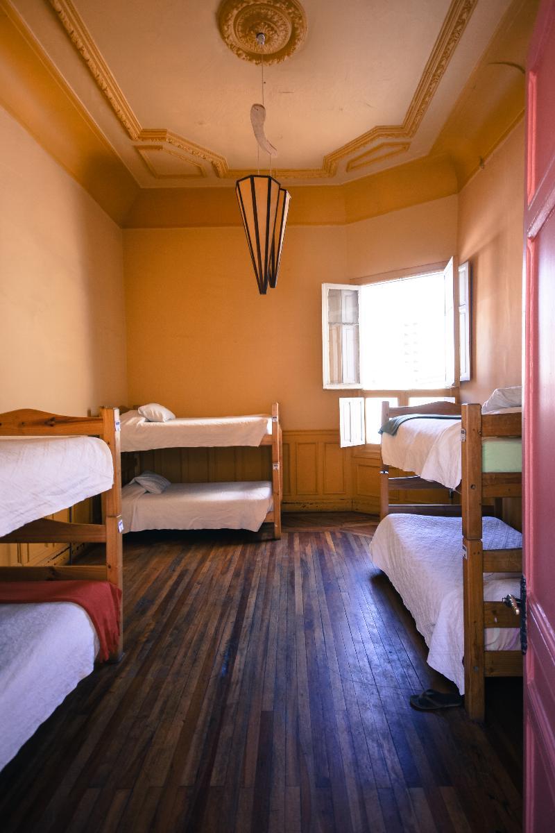 Happy House Hostel *
