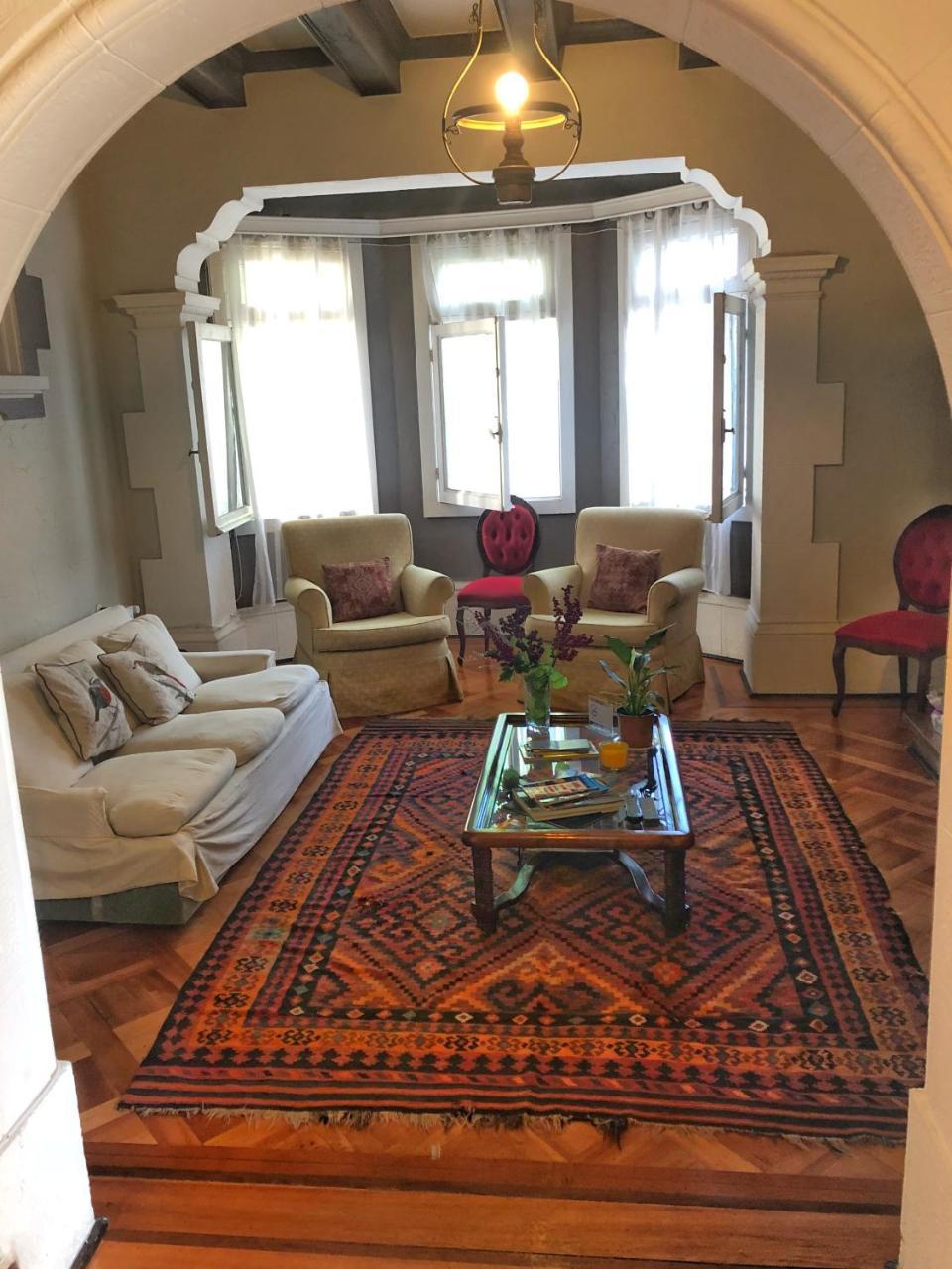 Casa Ryan Bed & Breakfast *