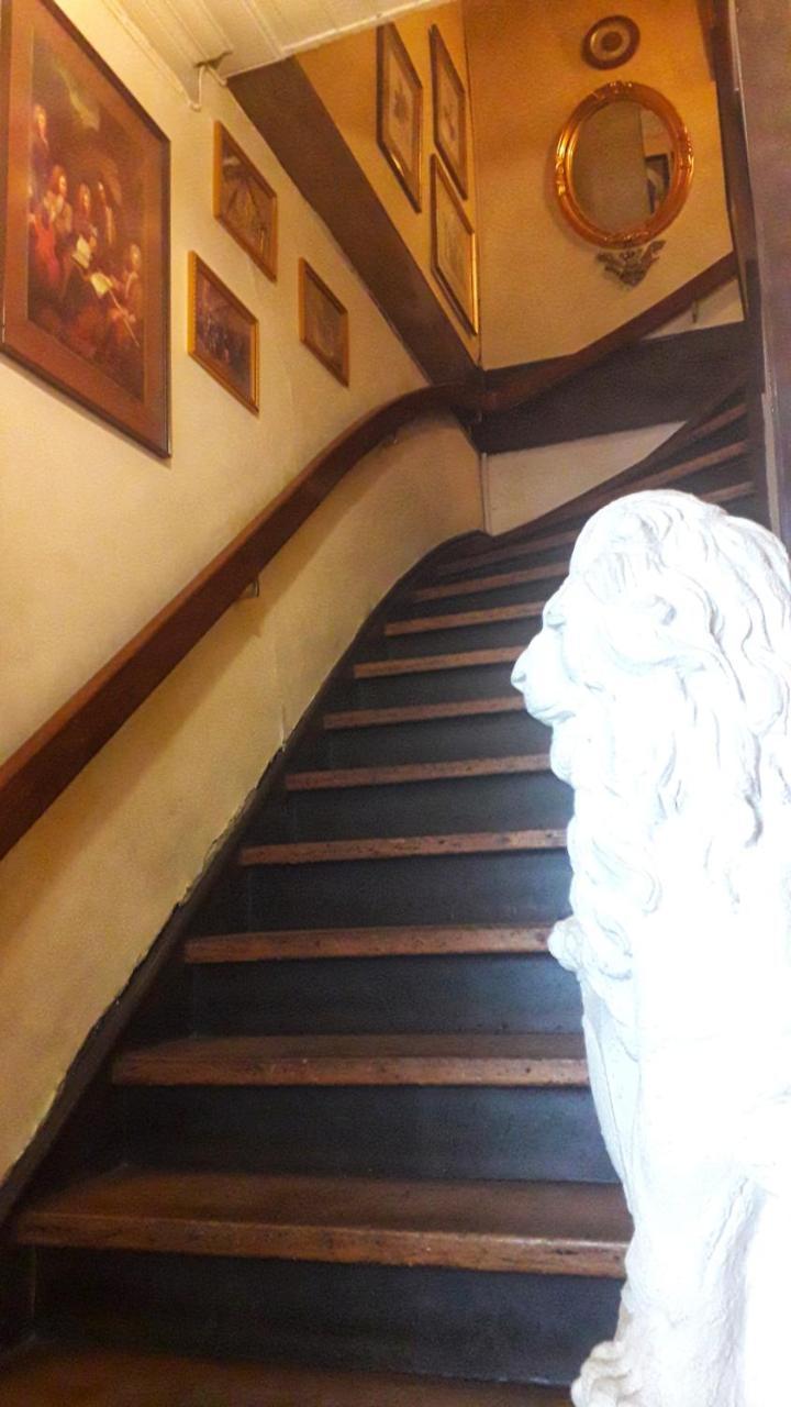 Casa Dos Leones Inn