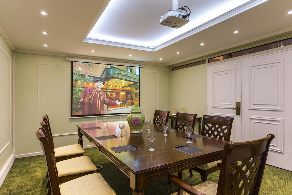 Khách sạn hẻo lánh Park Plaza