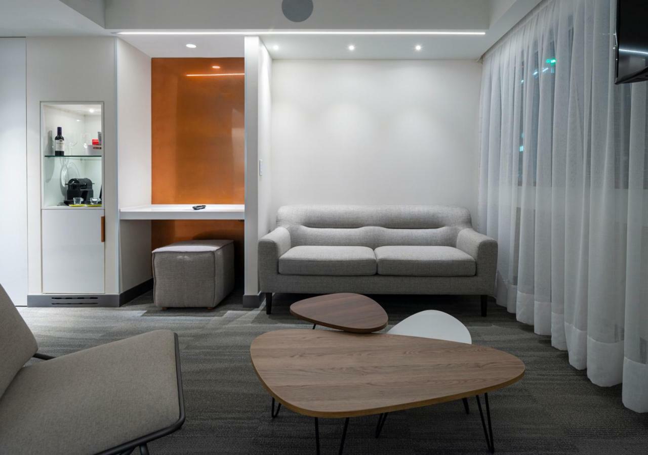 Hotel 45 By Director Santiago