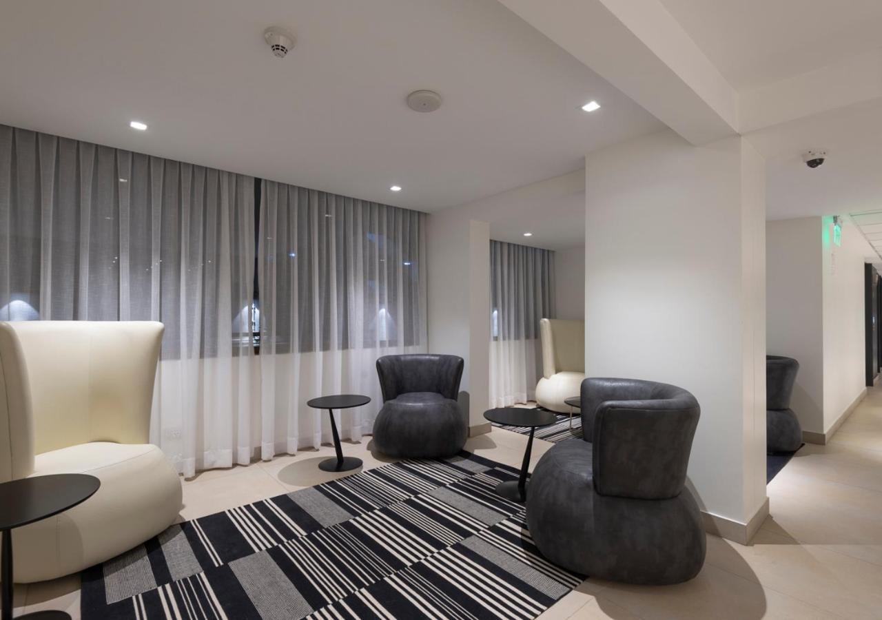 45 By Director 4* Santiago