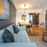 Spacious Touristic Apartment