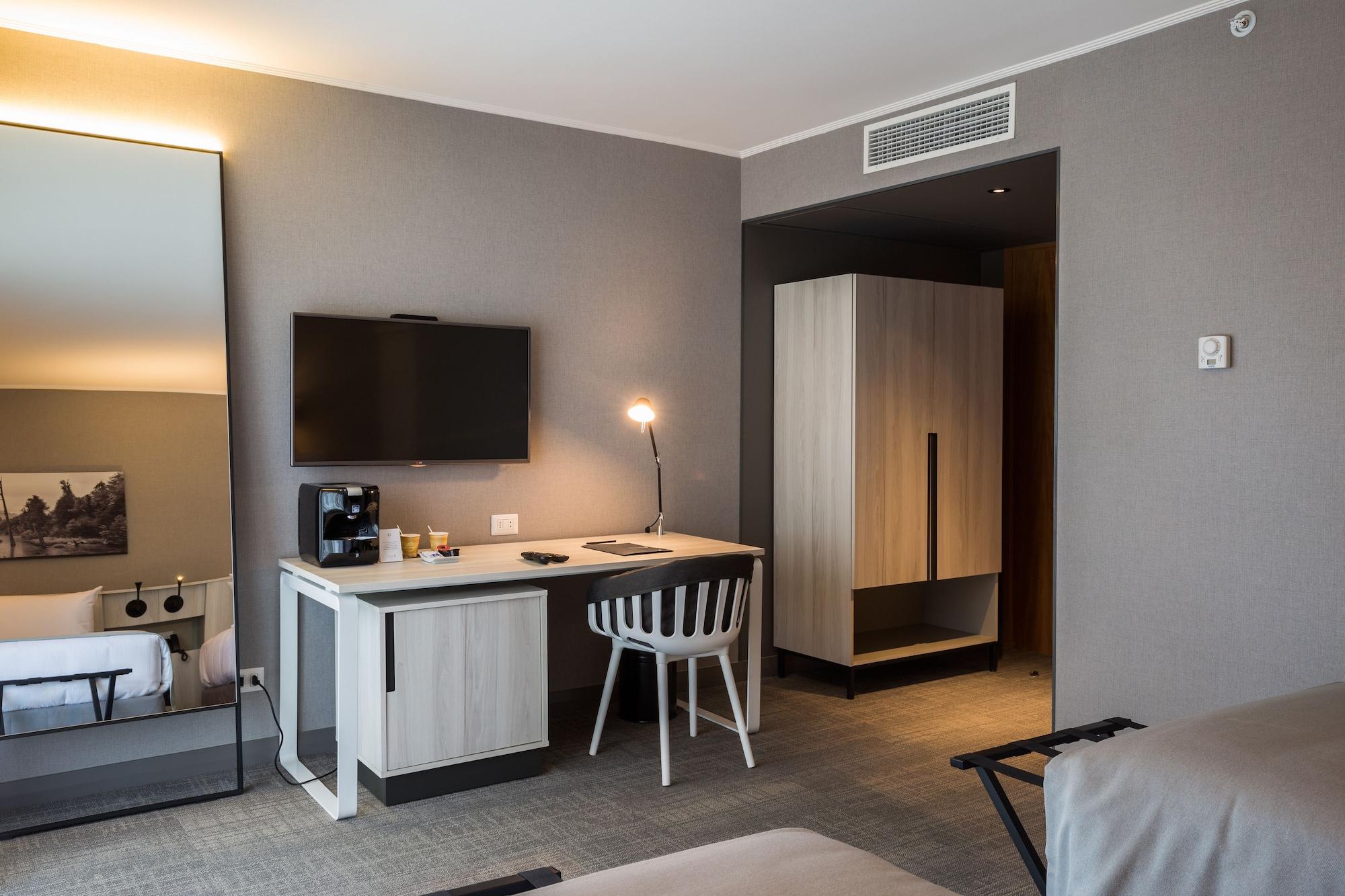 Solace Hotel