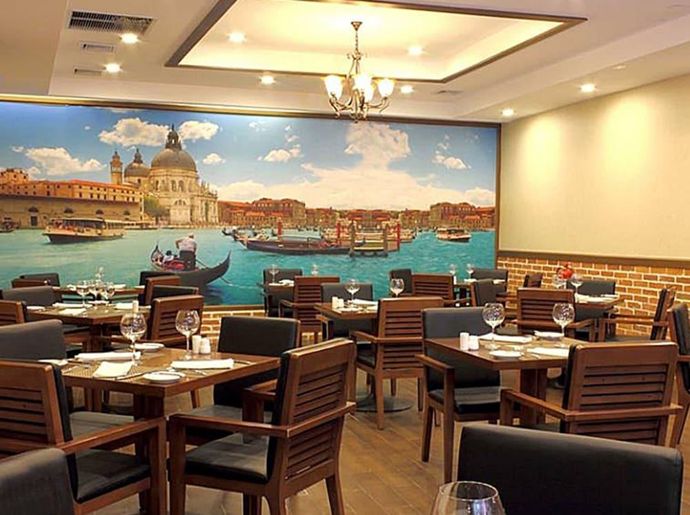 Stanford Hotel 4*