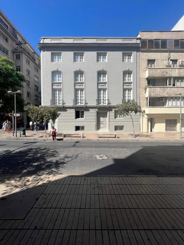Hom I Acogedor Y Luminoso En Iconico Barrio Santiago