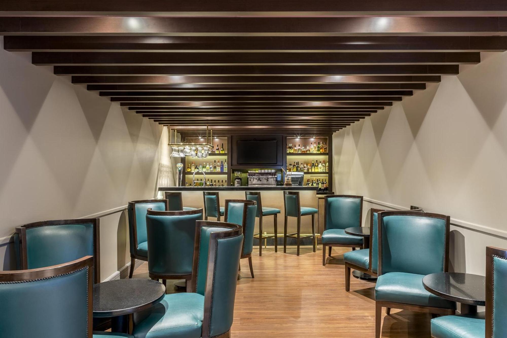 Four Points By Sheraton Hotel 4*