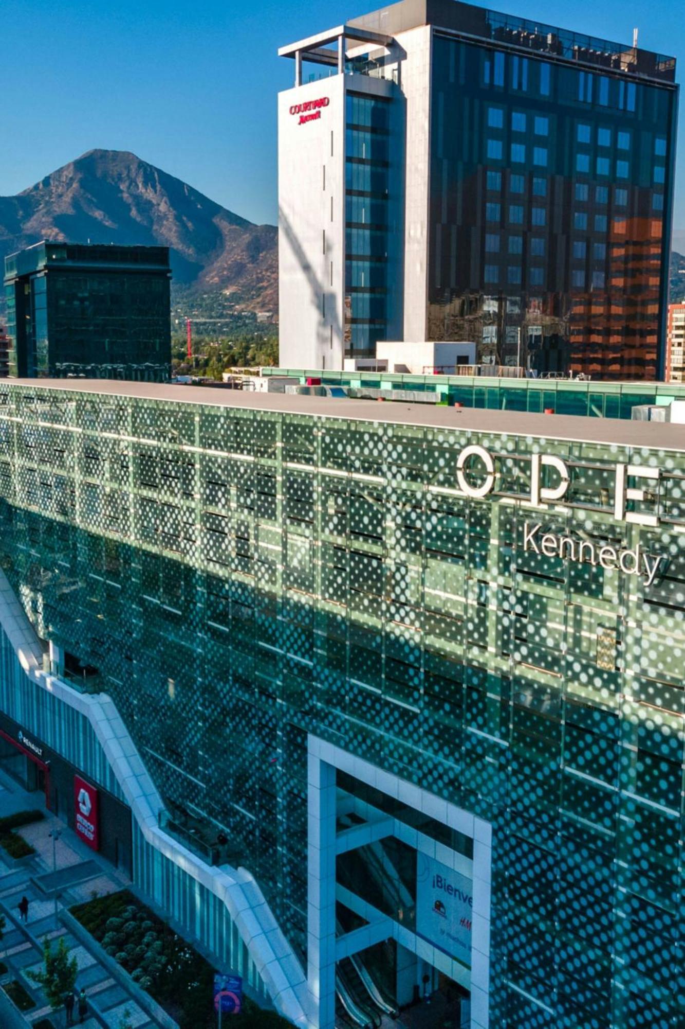 Courtyard By Marriott Condes Hotel 4*