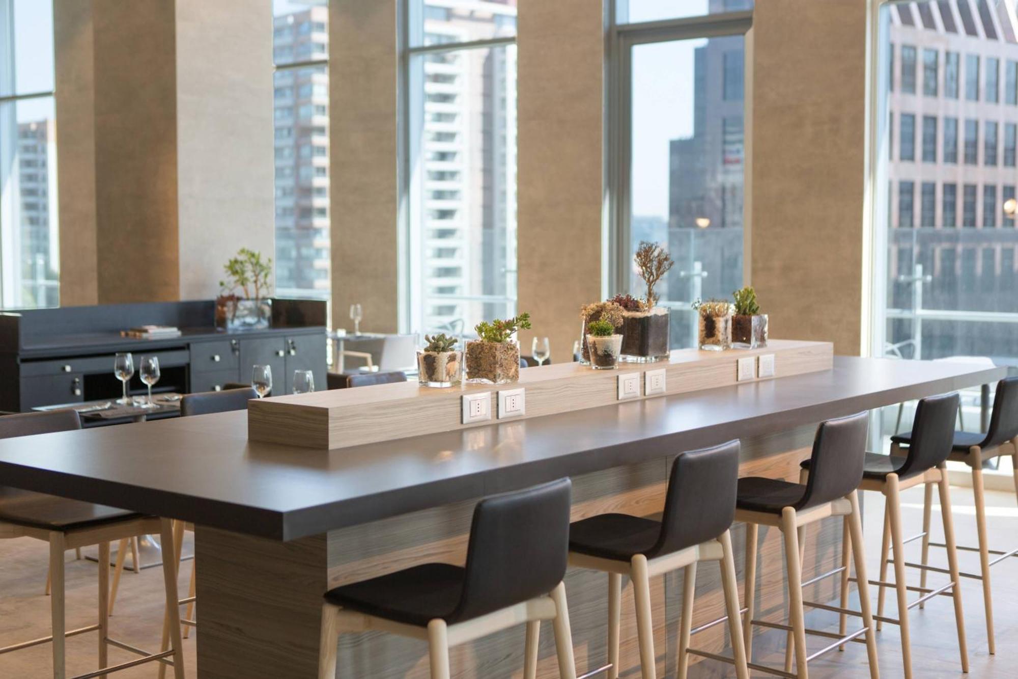 Courtyard By Marriott Condes Hotel