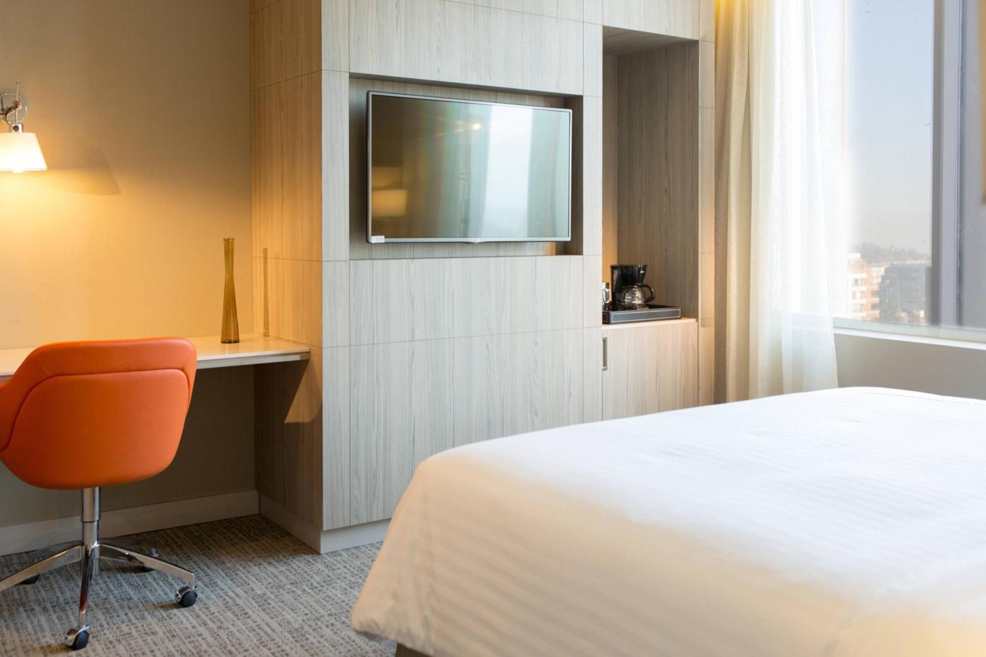 Courtyard By Marriott Condes Hotel Santiago de Chile