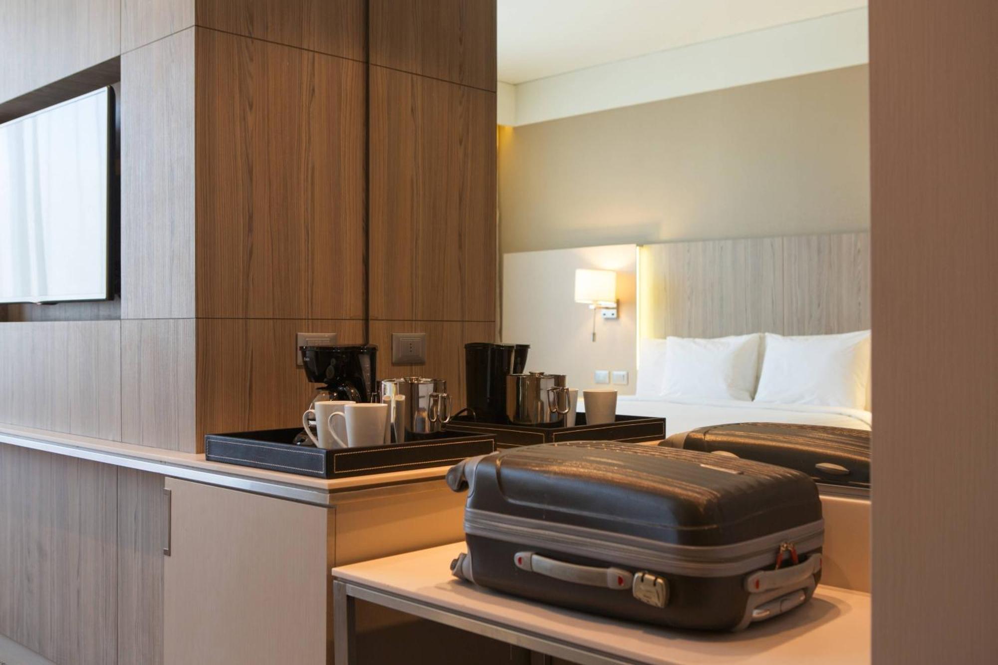 Hotel Courtyard By Marriott Condes