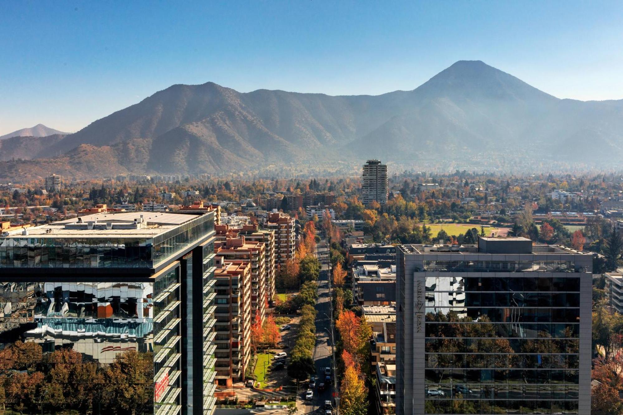 Courtyard By Marriott Condes 4*