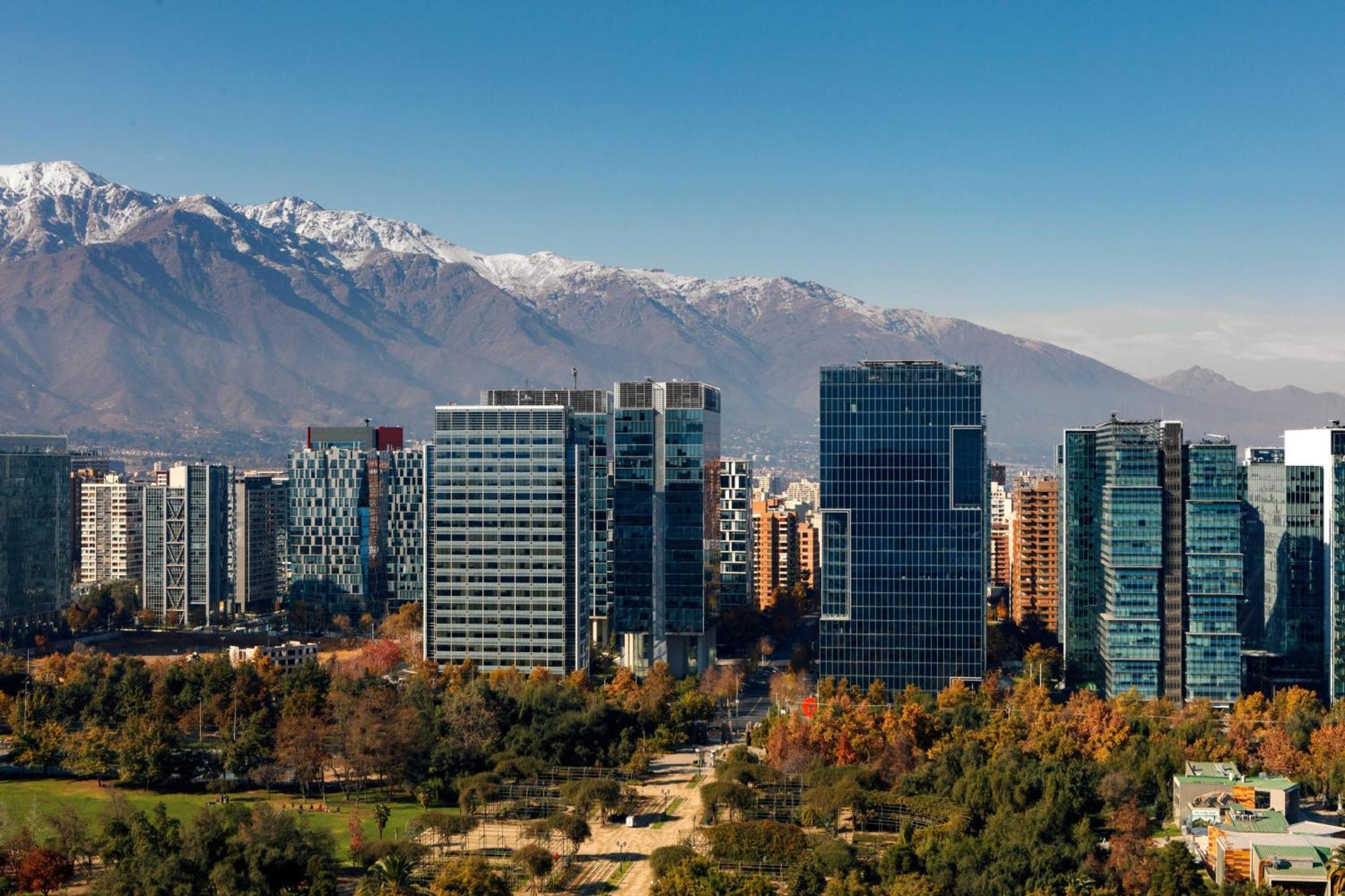 Courtyard By Marriott Condes