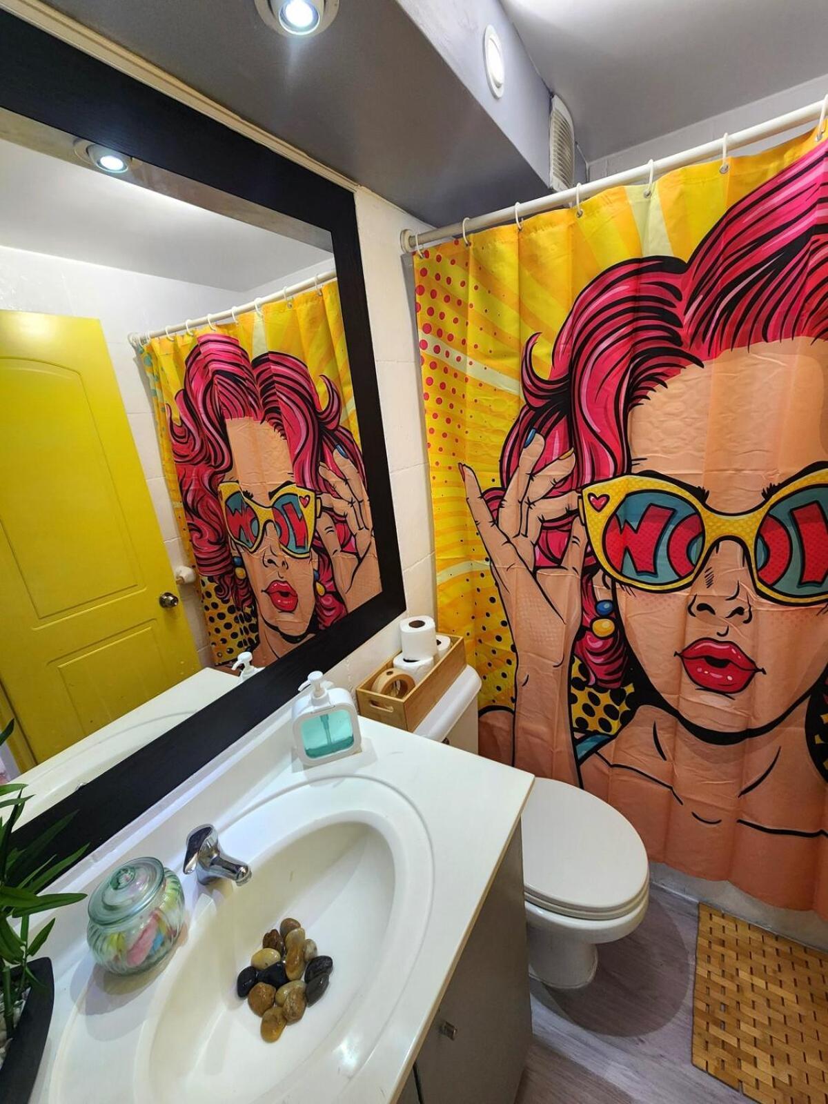 Apartamento Dpto Tematico Al Estilo Popart En El Centro 5pers *