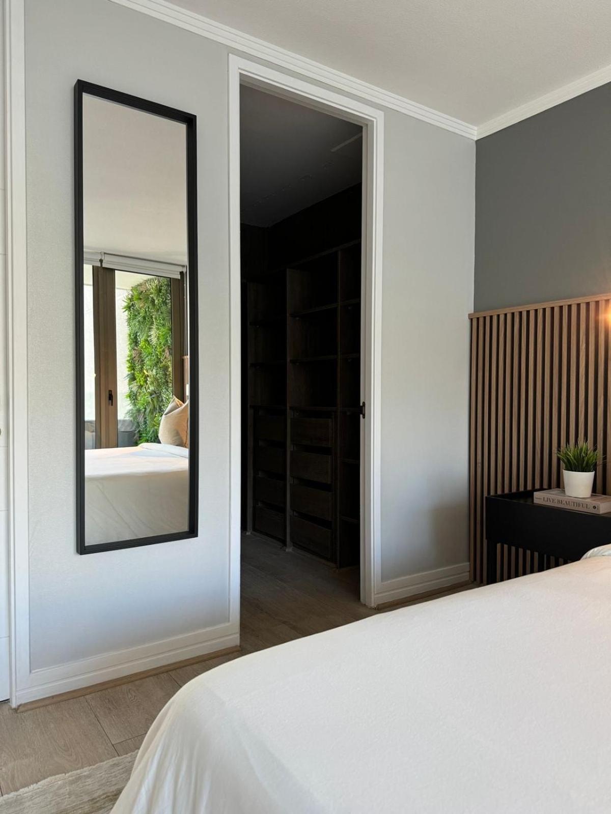 Apartment Beautiful And Modern At Parque Arauco Sector Santiago