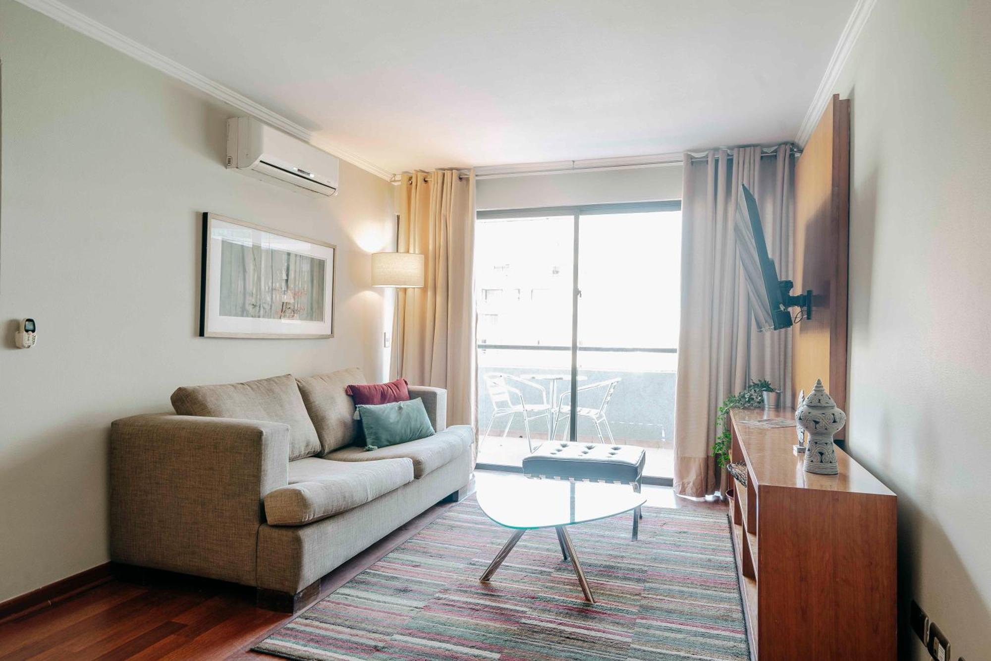Time - Essential Aparthotel Santiago