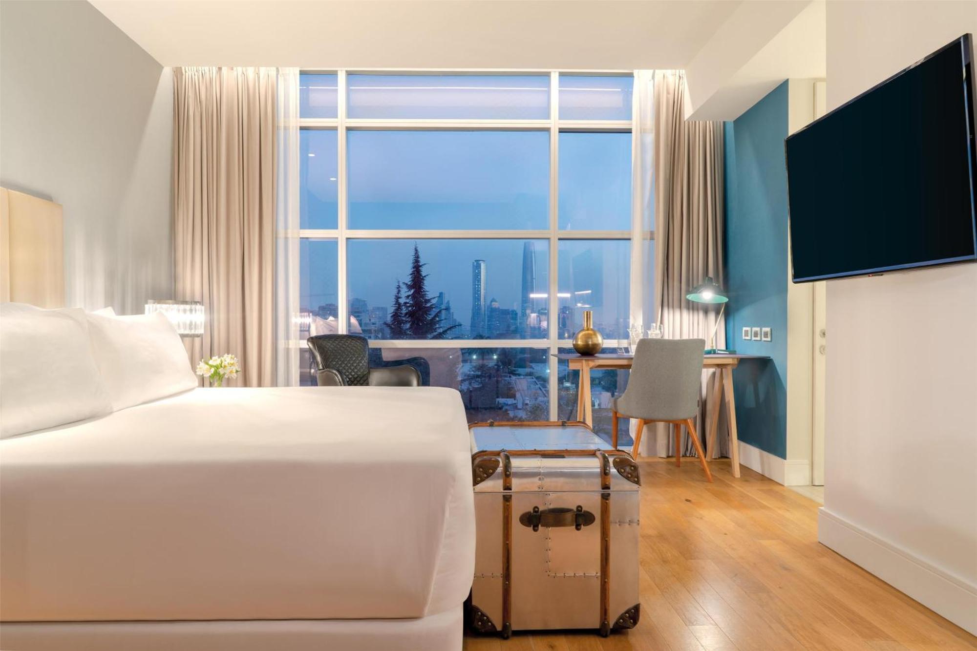 Nh Collection Casacostanera Hotel 4*