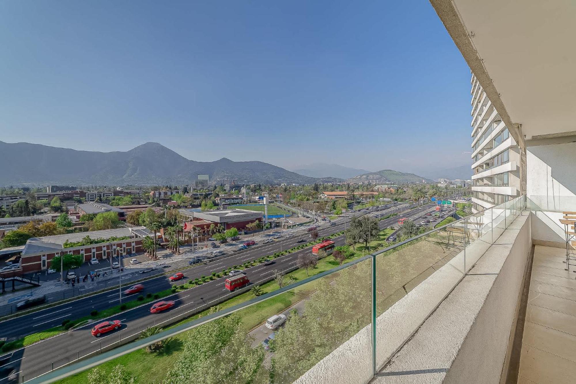 Stylish 2br In Condes Walk To Mall & Park Santiago