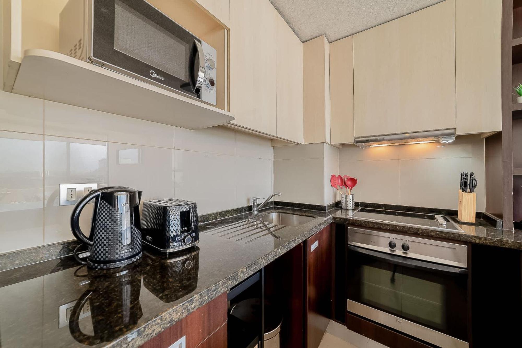 Stylish 2br In Condes Walk To Mall & Park Apartamento Santiago
