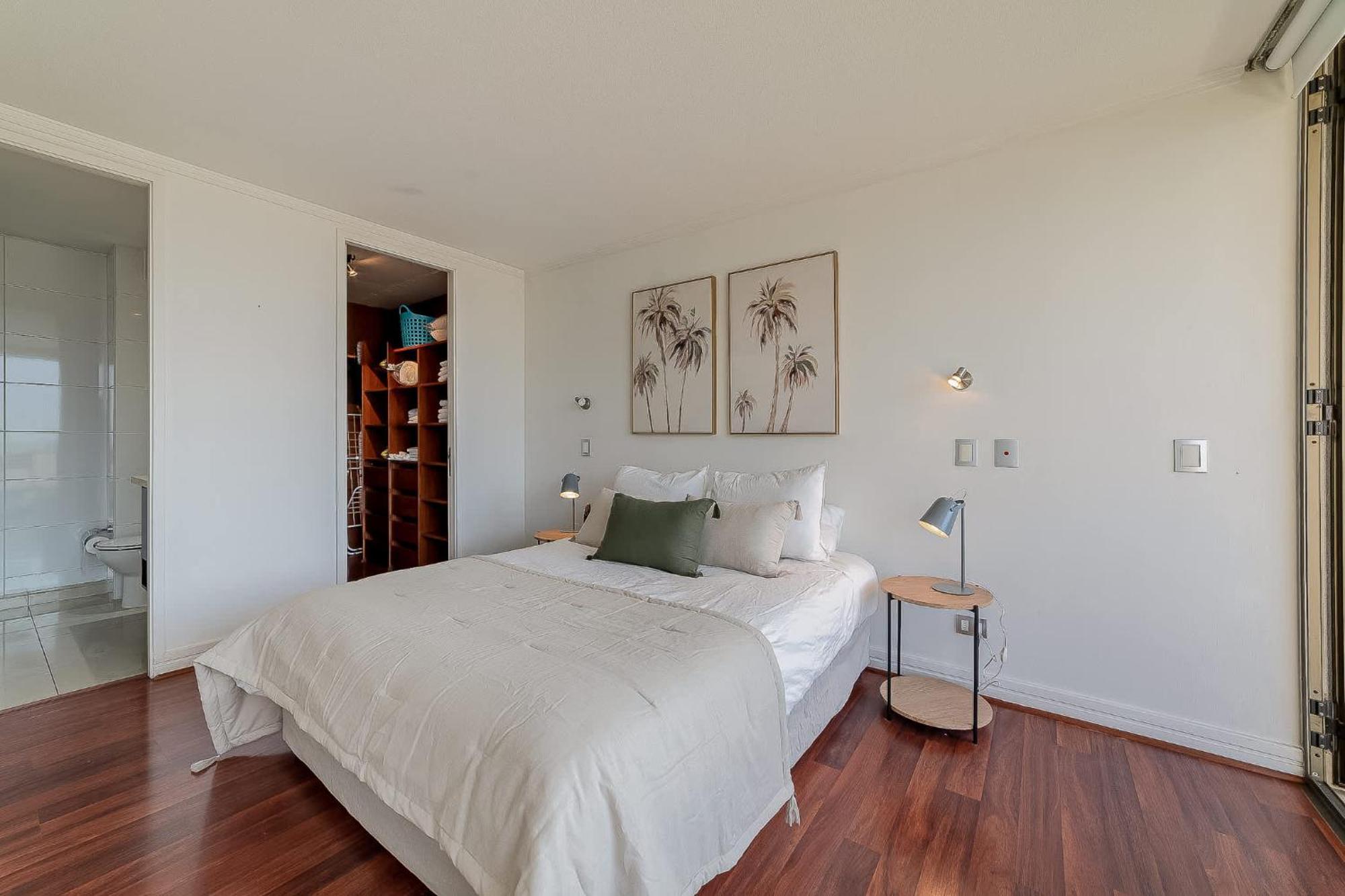 Stylish 2br In Condes Walk To Mall & Park *