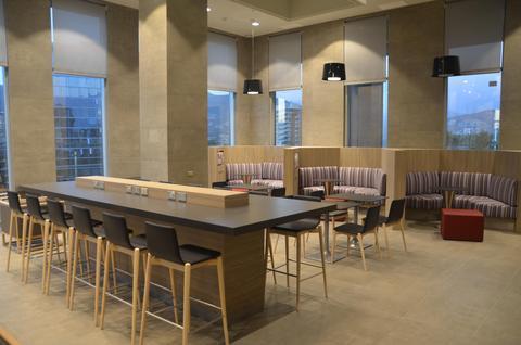 Courtyard By Marriott Condes Hotel