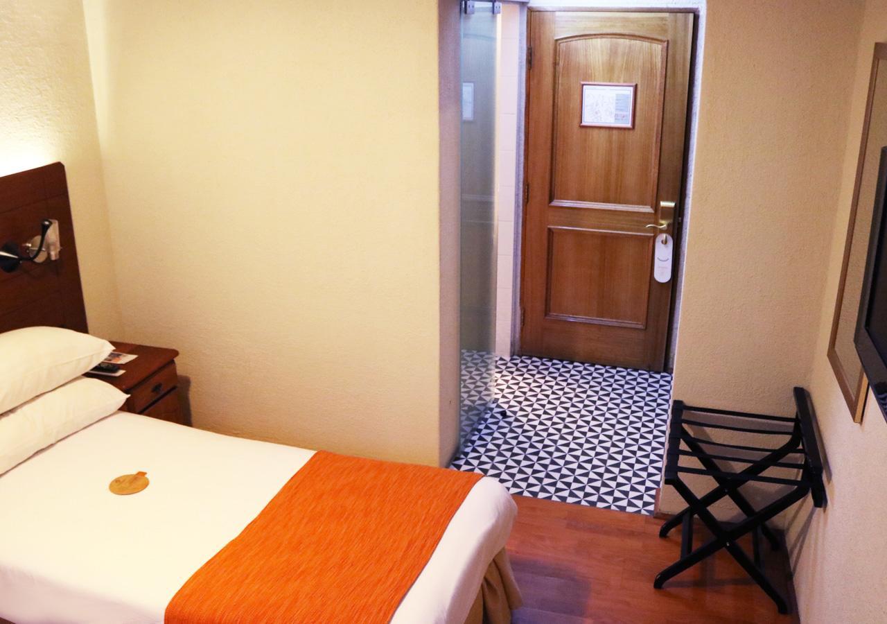 Y Centro De Eventos Manquehue Condes Hotel 4*